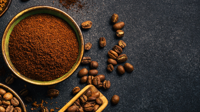 ground coffee and beans
