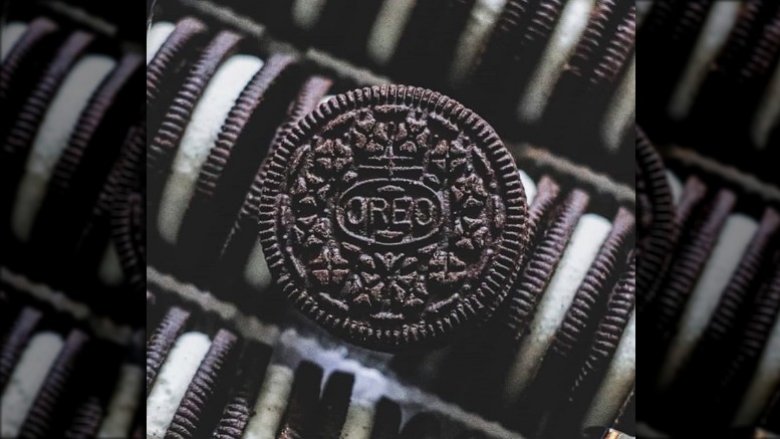 Rows of Oreos